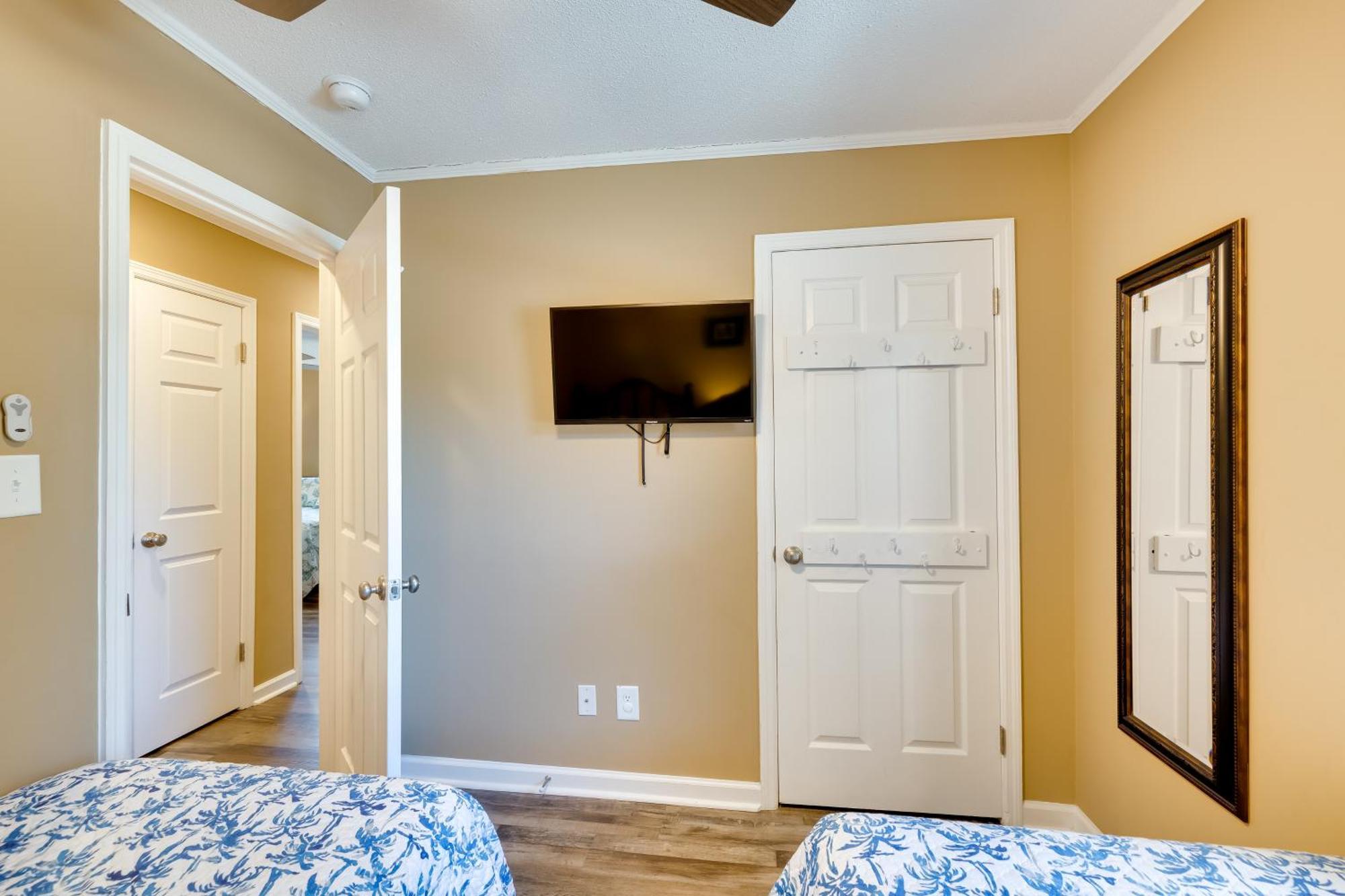 Lovely Emerald Isle Home, Walk To Beach! Extérieur photo
