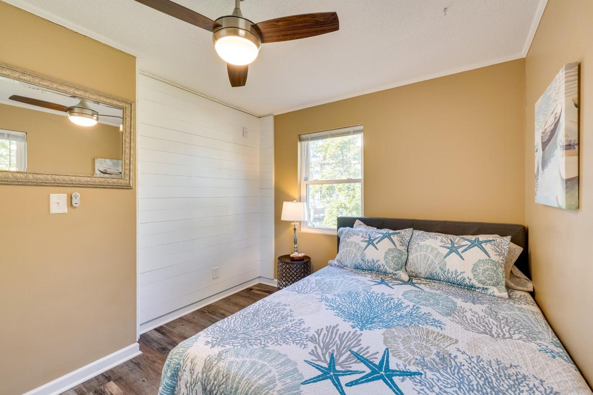 Lovely Emerald Isle Home, Walk To Beach! Extérieur photo