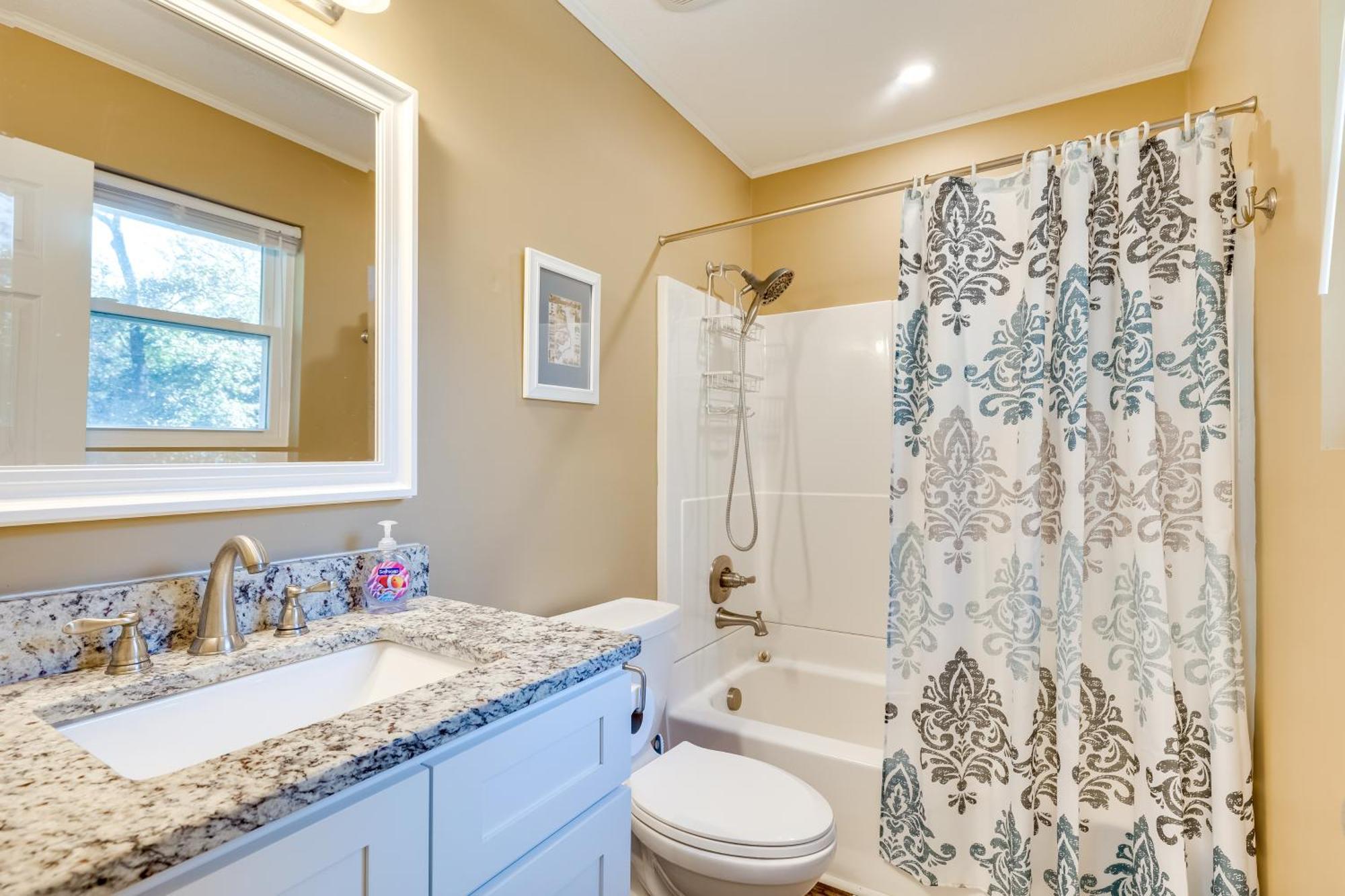 Lovely Emerald Isle Home, Walk To Beach! Extérieur photo