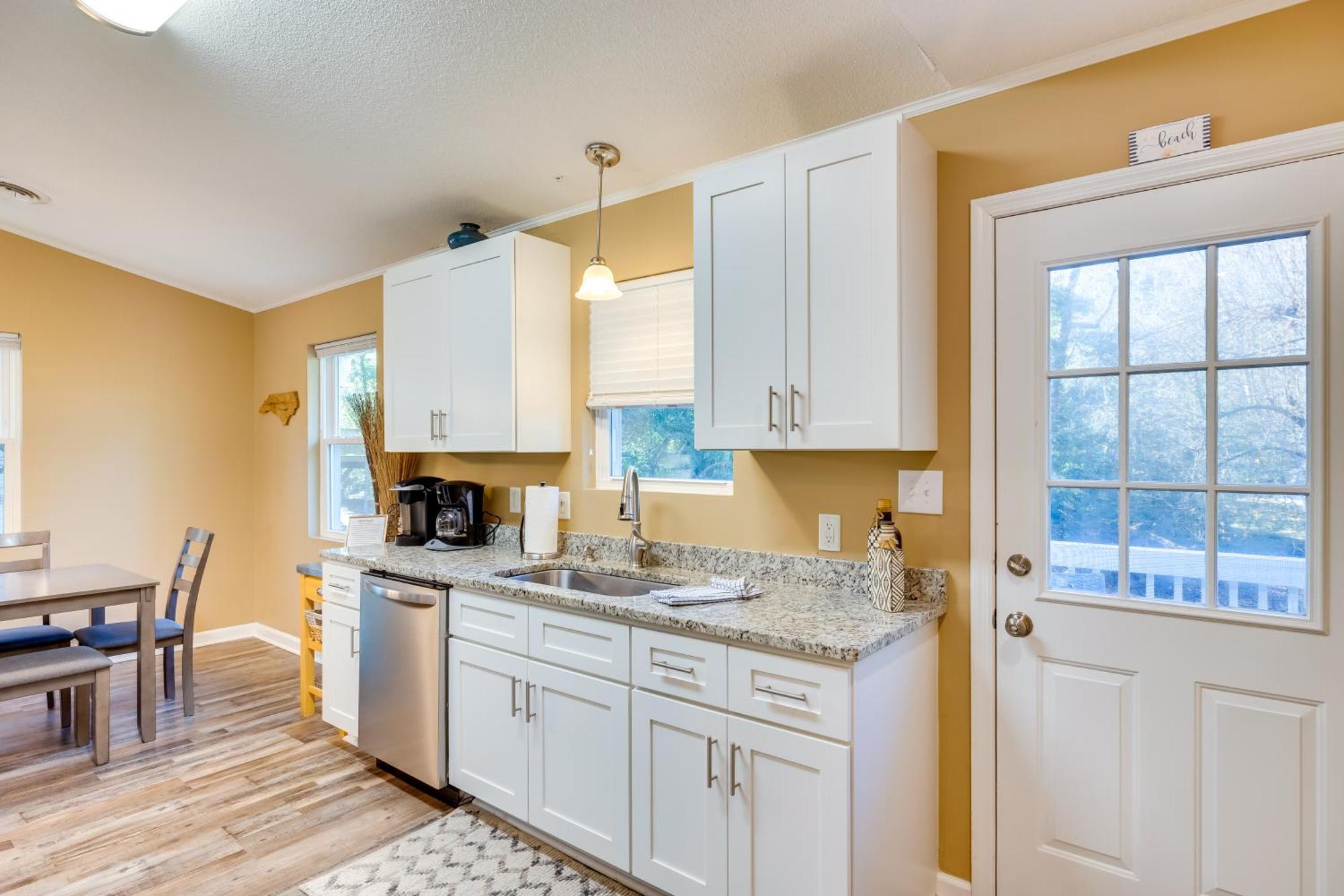 Lovely Emerald Isle Home, Walk To Beach! Extérieur photo