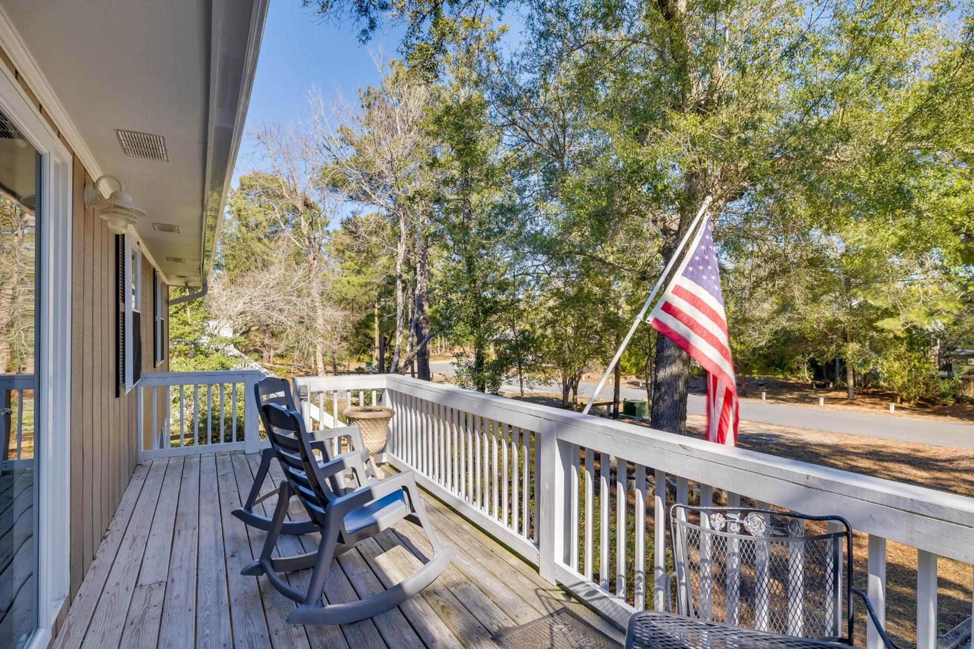 Lovely Emerald Isle Home, Walk To Beach! Extérieur photo