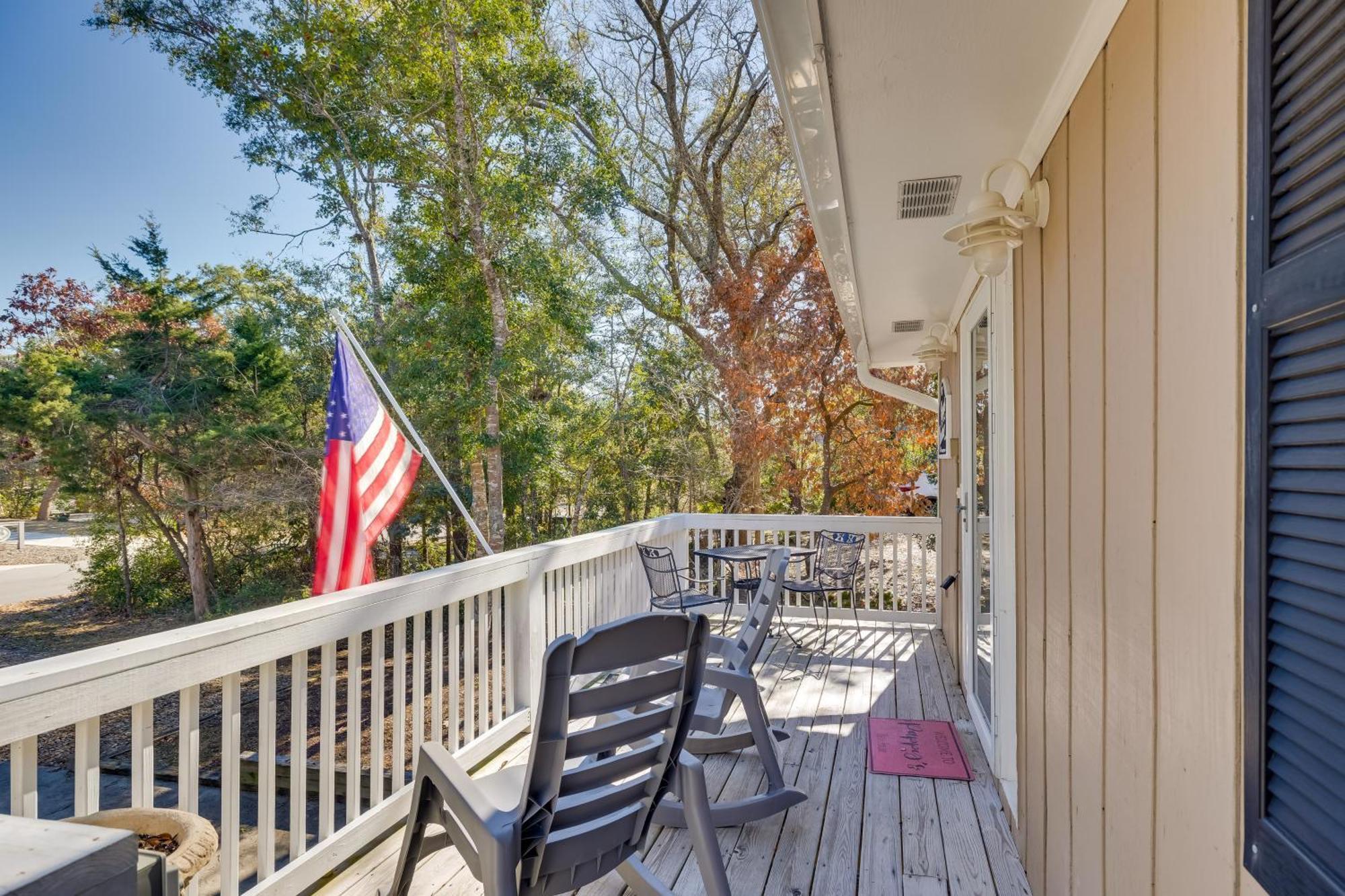 Lovely Emerald Isle Home, Walk To Beach! Extérieur photo